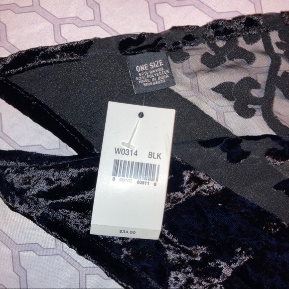 Triangle Velvet Floral Scroll Scarf - Picture 3 of 3